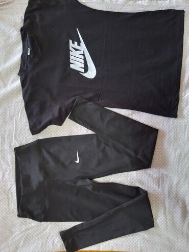 Gornji i donji deo: Nike, M (EU 38), Jednobojni, bоја - Crna