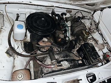 VAZ (LADA): VAZ 2410 ağ rəngli sedan Xüsusiyyətlər və təchizat: - Benzin — 3