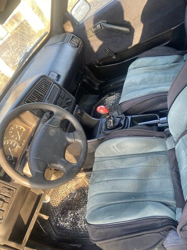 Volkswagen: Volkswagen Passat: 1991 г., 1.8 л, Механика, Бензин, Седан — 7