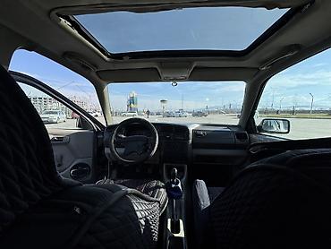 Volkswagen: Volkswagen Vento: 1992 г., 1.8 л, Бензин, Седан — 10