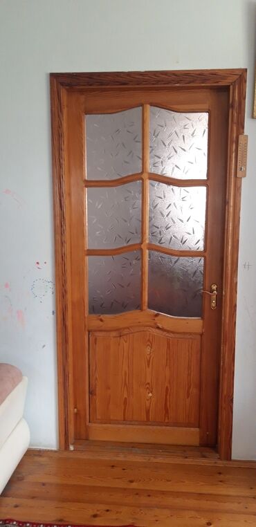 Otaq qapıları: 6 ədəd taxta qapı
90 * 210
bir ədədi 70₼
6 ədədini alana 400 ₼