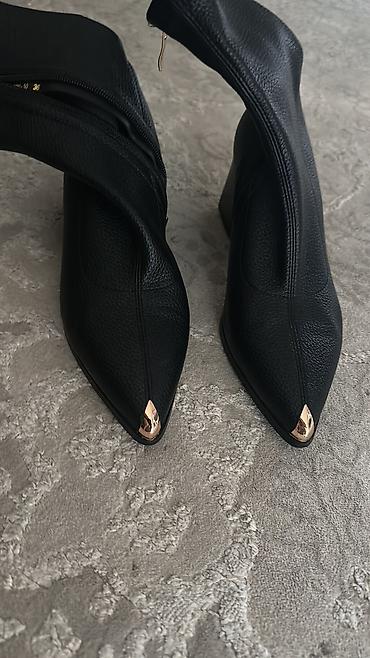 боо: Qadın qış çəkmələri – qara, burnu metal detallı - Model: qısa qoşaqlı — 1