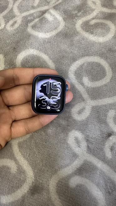 Apple Watch: 📱 Экран: Always-On Retina, 41мм * 💧 Защита от воды: до 50 метров * ❤️ — 8