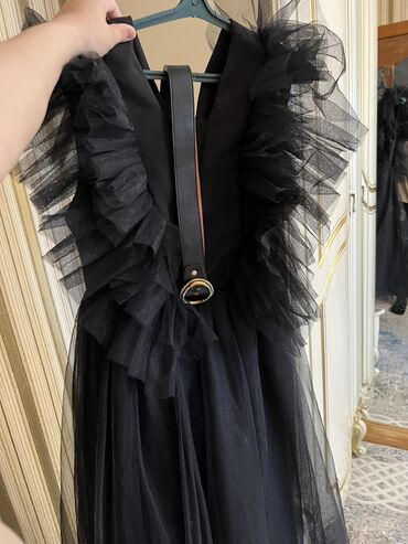 платья черная: Вечернее платье, Пышное, Средняя модель, Без рукавов, Корсет, S (EU 36), M (EU 38)