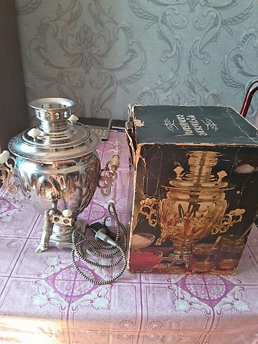 Elektrik samovar – klassik rus üslubunda - Material: parlaq metal