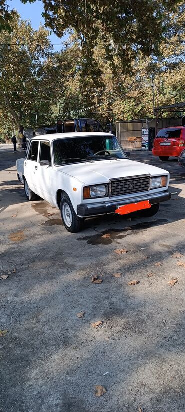 радиатор печки ваз: VAZ 2107, ağ rəng, sedan kuzov. Xüsusiyyətlər: - Klassik qara salon