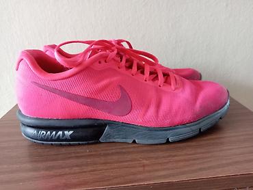 Nike Air Max patike, veličina 41. Veoma očuvane, lagane i udobne. Samo