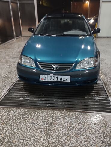 Toyota: Toyota Avensis: 2001 г., 2 л, Механика, Бензин, Седан