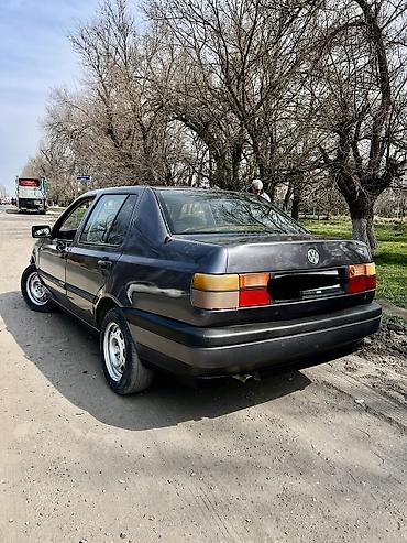 Volkswagen: Volkswagen Vento: 1992 г., Бензин at lalafo.kg — 2 Volkswagen: Volkswagen Vento: 1992 г., Бензин — 2
