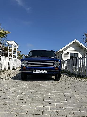 VAZ (LADA): Model: Lada (VAZ) 21011 Kuzov: sedan, 4 qapı Rəng: parlaq göy Nömrə — 1