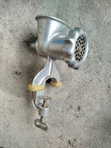 холодильник для мяса: Советская мясорубка без ручки 100 сом