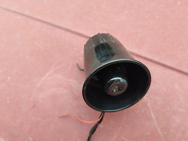 sipka za stvari: Sirena alarma 6 tonova 12V. Polovno skinuto sa isecenog auta Lada — 4