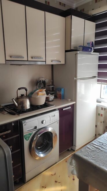 Uzunmüddətli kirayə mənzillər: Salam 7/24 zeng ve vassap aktivdi ev uzunmuddetii kiraye verilir — 15