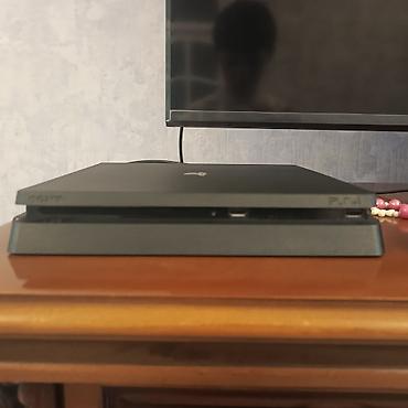 playstation 4 disc: Sony PlayStation 4 Slim oyun konsolu Xüsusiyyətlər: - Model: PS4 Slim — 1