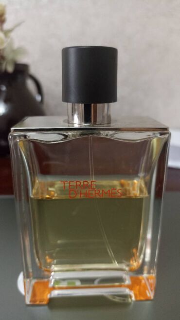 мужской спортивный: Оригинальный Terre d'Hermès! Больше половины от 100 ml Держится с утра