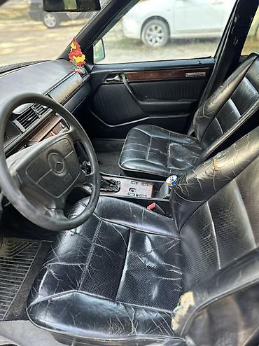220 mers: Mercedes-Benz E-Class: 1993 г., 3.2 л, Механика, Бензин, Седан — 5
