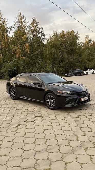 трактир 82 1: Toyota Camry: 2021 г., 2.5 л, Автомат, Бензин, Седан — 2