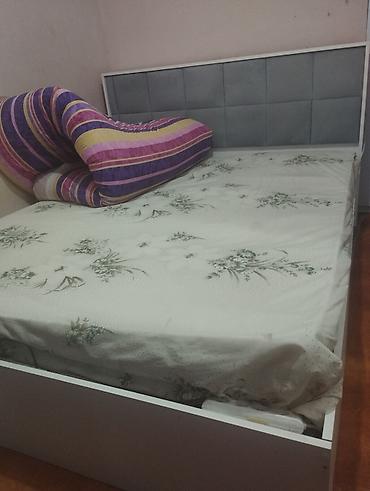 divan ustu: İşlənmiş, İkinəfərlik çarpayı, Bazalı, Matras ilə, Siyirməsiz, Azərbaycan — 1