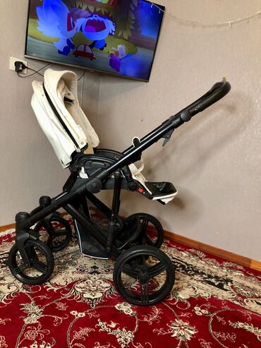 Gəzinti arabaları: Cemi 4 ay istifade olunub yeni kimidir. 2 lyulkadan ibaretdir . Cox — 4