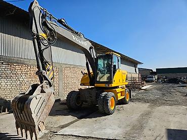 Экскаваторы: Экскаватор — 9
