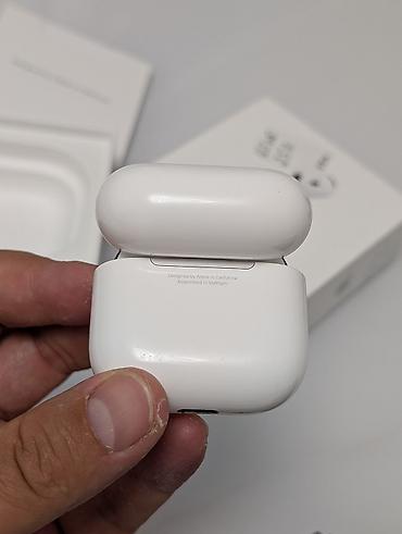 18 pro: Беспроводные наушники-вкладыши, Apple, AirPods 4, Б/у — 3