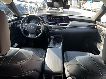 xedos 9: Lexus ES: 2019 г., Гибрид, Седан — 5
