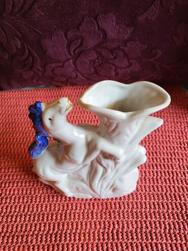 Figurice i makete: Figura,vaza nova,vintaz,porcelanska. Visina. 13cm — 6