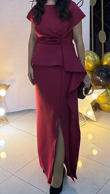 Qırmızı ziyafət geyimi - Model: Peplum üstlü, asimmetrik detalla