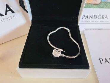 Narukvice: Vel 17.18.19.20
3,700 din na lalafo.rs — 8 Narukvice: Vel 17.18.19.20
3,700 din — 8