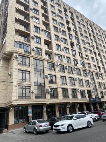 место аренда: Офис, 215 м², В жилом комплексе, 1 линия, С оборудованием, С отдельным входом