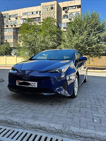 ct 200: Toyota Prius: 2018 г., 1.8 л, Вариатор, Гибрид, Хэтчбэк — 2