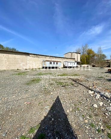 Продажа коттеджей и домов: 🏠Продаётся дом в с. Сокулук 🟡Комнаты: 5 🟡Участок: 53 соток — 4