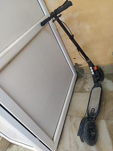 m4 pro max scooter: Elektrikli skuter – şəhər içi rahat və yığcam hərəkət üçün - Rəng — 4