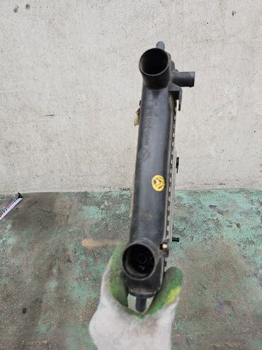 Радиаторы: Радиатор охлаждения двигателя Volkswagen Polo 2, 1985г.в. Оригинал — 9