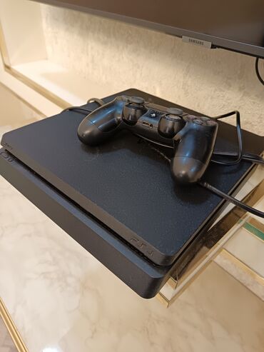 PS4 (Sony Playstation 4): PS4 (Sony Playstation 4)