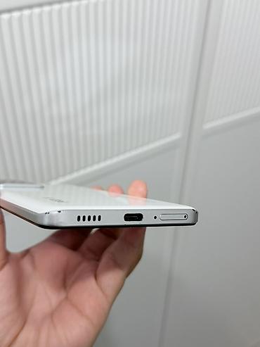 ipod pro: Poco F5 Pro, Б/у, 512 ГБ, цвет - Белый, 2 SIM — 3