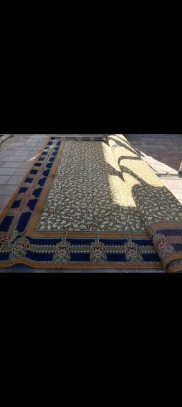 işlənmiş işkaf: Böyük ölçülü xalça satılır – 8 metr uzunluq, 4 metr en. Çox qalın