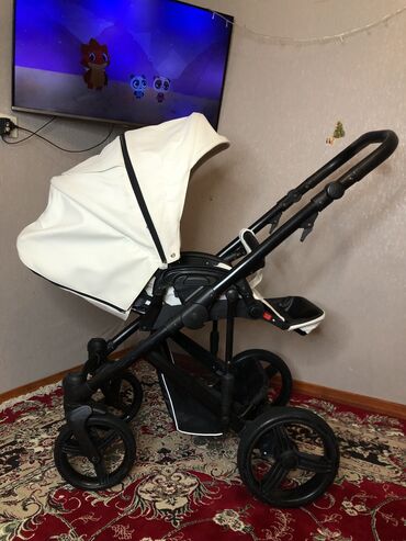 Gəzinti arabaları: Cemi 4 ay istifade olunub yeni kimidir. 2 lyulkadan ibaretdir . Cox — 6