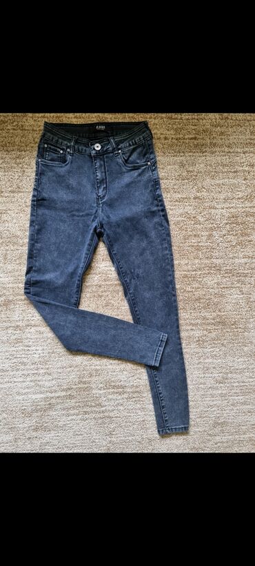 zara cigaret pantalone: Maksimalno ocuvane🖤 Velicina odgovara za S ili manji M