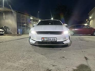 byd e1: Zeekr : | 2022 г. Седан — 9