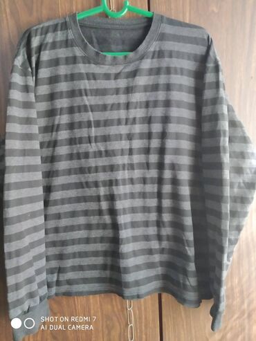 Рубашки: Мужская одежда б/у: рубашки, футболки, безрукавка, олимпийки. от — 4