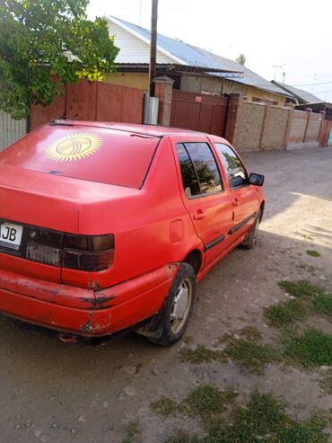 golf vento: Volkswagen Vento: 1993 г., 1.8 л, Механика, Бензин, Седан