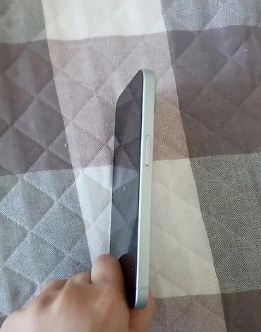 a 41: IPhone 15, Б/у, Белый — 4