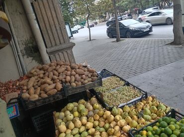 Meyvə və giləmeyvə: Təzə meyvə-tərəvəz çeşidi - Nar: iri, sululuq və canlı qırmızı rəng - — 6