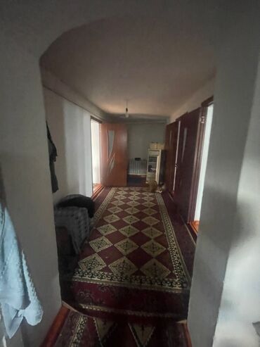 дом в киргшелке: Дом, 100 м², 6 комнат, Собственник, Старый ремонт