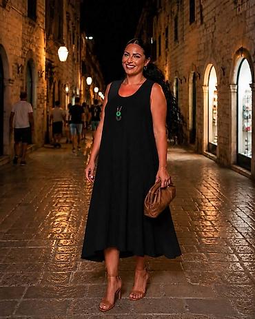 helanke 116: 07. Haljina za punije + ogrlica
2XL 3XL 4XL 
2.700 dinara H — 5