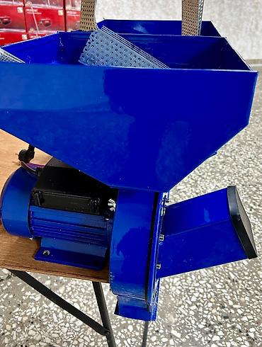 Товары и оборудование для с/х животных: Компания "ТехноМаш" предлагает две модели дробилок, предназначенные — 8