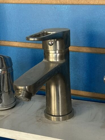 цена смесителя на кухню: Смеситель для раковины (умивальника), однорычажный. - Материал