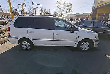 митсубиси space wagon: Mitsubishi Space Wagon: 2001 г., 2.4 л, Автомат, Бензин, Минивэн — 5