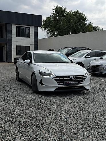 Hyundai Sonata: 2022 г., 2 л, Автомат, Гибрид, Седан